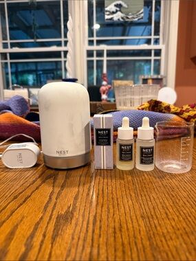 NEST Fragrances White Aroma Diffuser Set